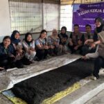 Dari Sampah Jadi Berkah: Mahasiswa KKN UPGRIS Produksi Pupuk Bokashi di Pedurungan Kidul