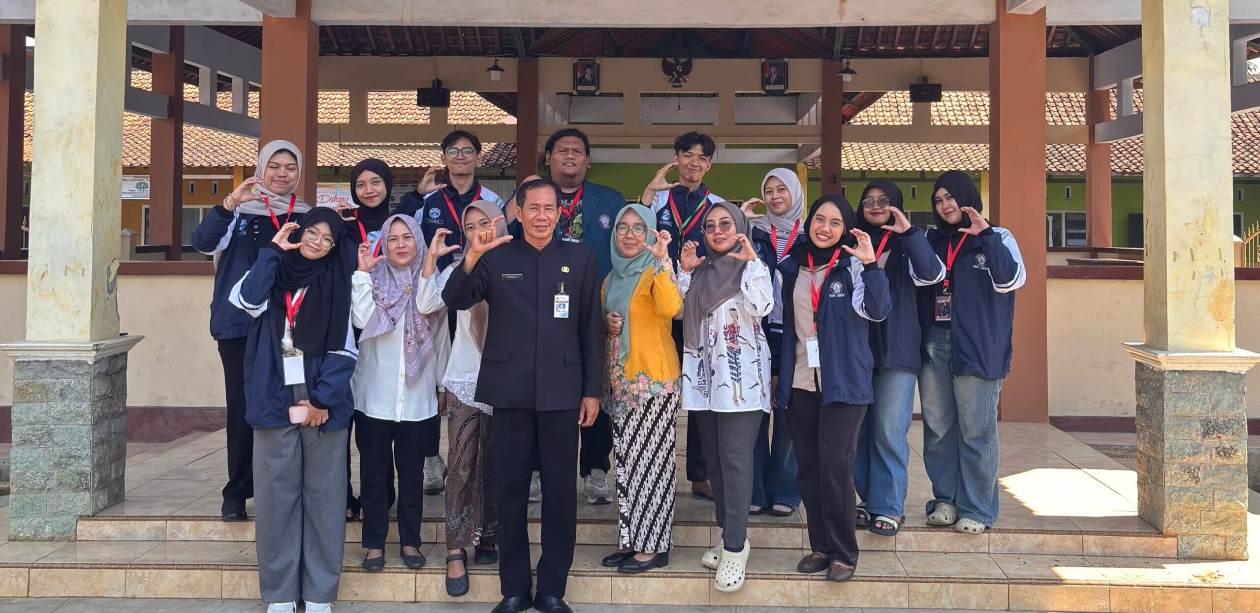1000456327